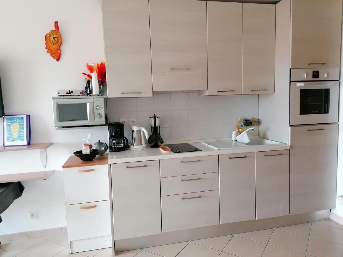 Appartement Residence Les Eucalyptus LʼÎle-Rousse Exteriör bild